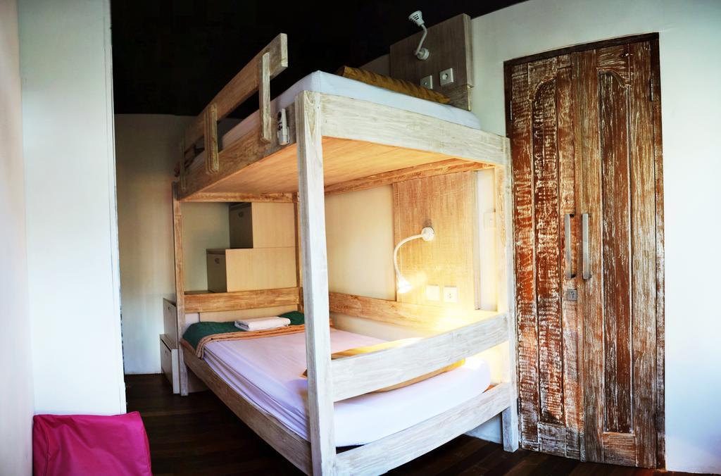Nau Here Hostel Кута Екстер'єр фото
