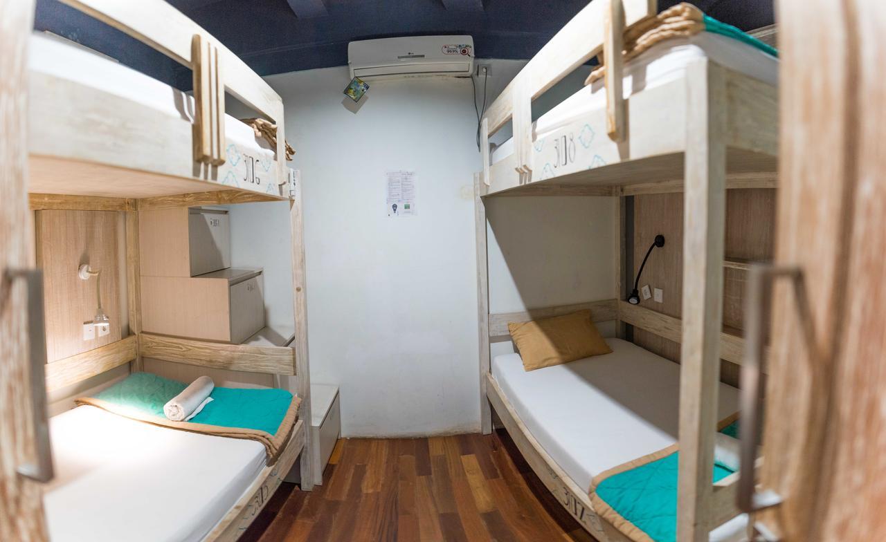 Nau Here Hostel Кута Екстер'єр фото