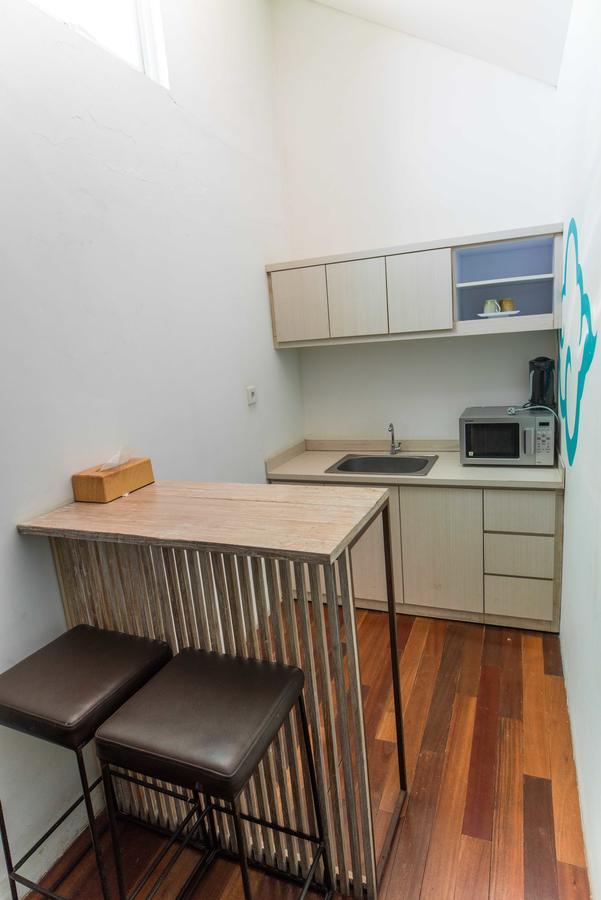 Nau Here Hostel Кута Екстер'єр фото